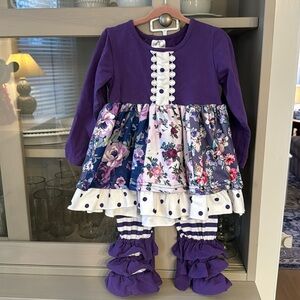 Girl matching set, purple with ruffles. Size S